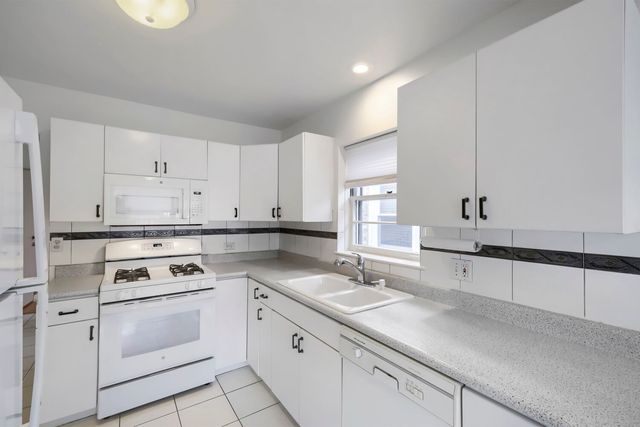 3311 N Plainfield Avenue, Chicago, IL 60634