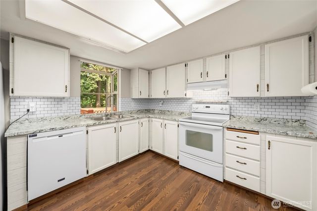 9927 63rd Avenue Ct E, Puyallup, WA 98373