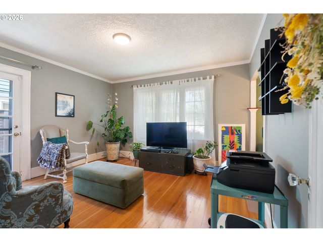 7633 N ALBINA Ave, Portland, OR 97217