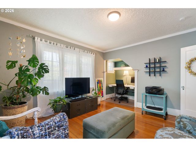 7633 N ALBINA Ave, Portland, OR 97217