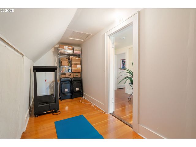 7633 N ALBINA Ave, Portland, OR 97217