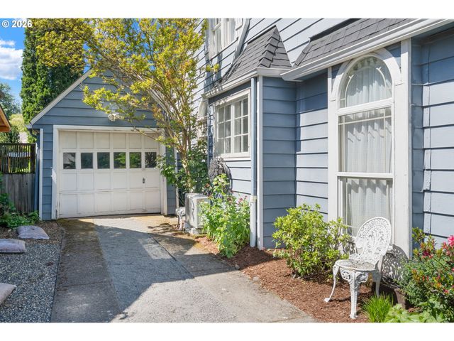 7633 N ALBINA Ave, Portland, OR 97217