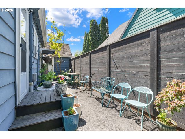 7633 N ALBINA Ave, Portland, OR 97217