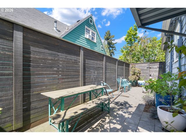 7633 N ALBINA Ave, Portland, OR 97217