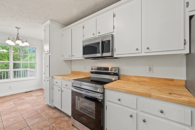 1361 Mutual Dr, Clarksville, TN 37042