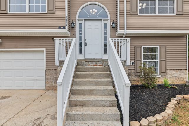 1361 Mutual Dr, Clarksville, TN 37042