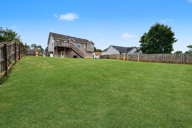 1361 Mutual Dr, Clarksville, TN 37042