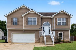 1361 Mutual Dr, Clarksville, TN 37042