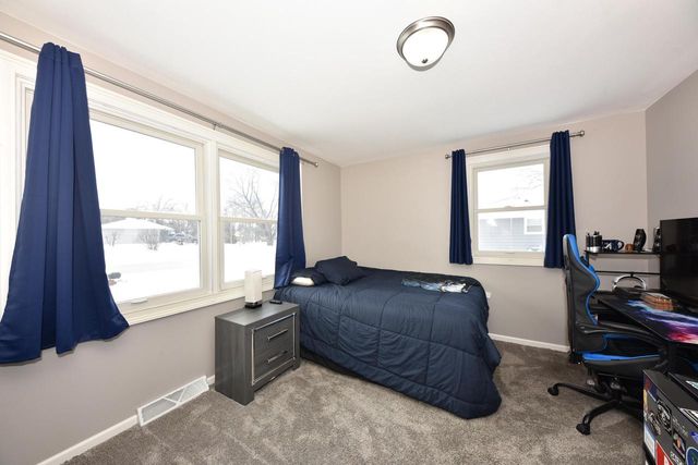 N61W23804 Sumac LANE, Sussex, WI 53089