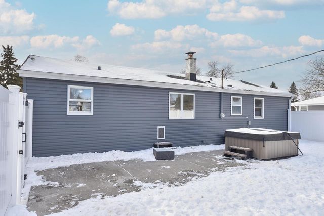 N61W23804 Sumac LANE, Sussex, WI 53089