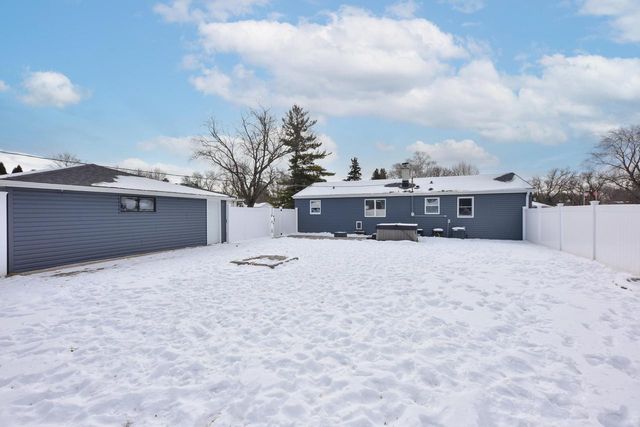 N61W23804 Sumac LANE, Sussex, WI 53089