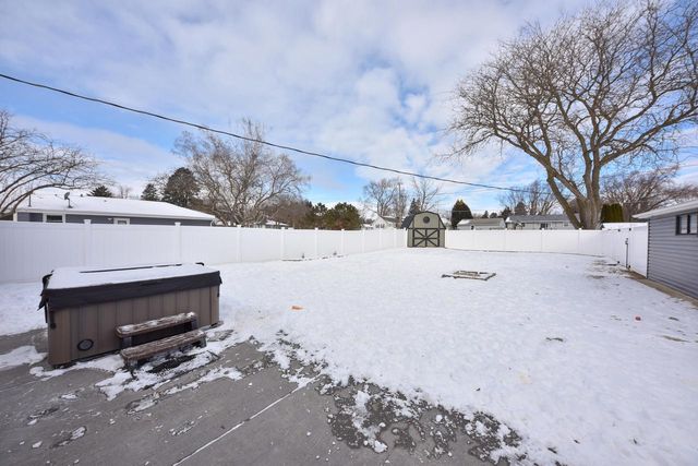 N61W23804 Sumac LANE, Sussex, WI 53089