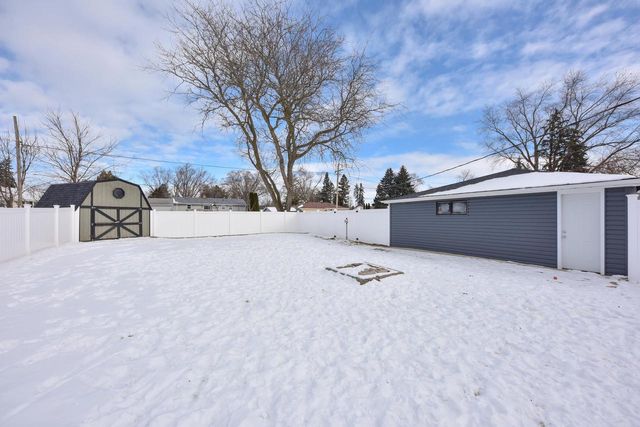 N61W23804 Sumac LANE, Sussex, WI 53089