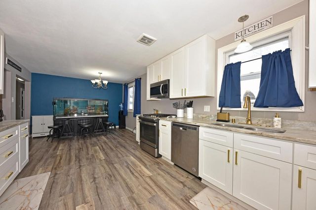 N61W23804 Sumac LANE, Sussex, WI 53089