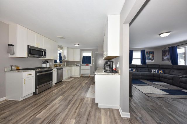 N61W23804 Sumac LANE, Sussex, WI 53089