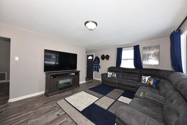 N61W23804 Sumac LANE, Sussex, WI 53089