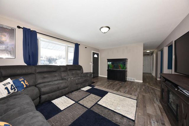 N61W23804 Sumac LANE, Sussex, WI 53089