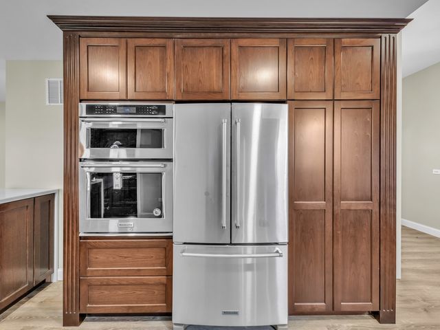 1817 Kelly Avenue, Crest Hill, IL 60403