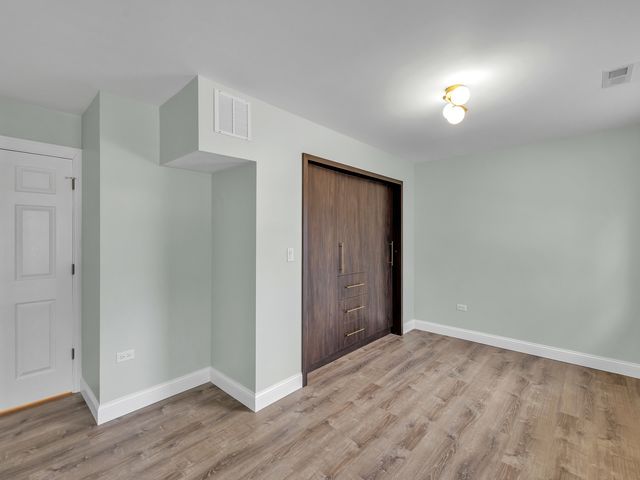 1817 Kelly Avenue, Crest Hill, IL 60403