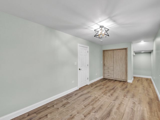 1817 Kelly Avenue, Crest Hill, IL 60403