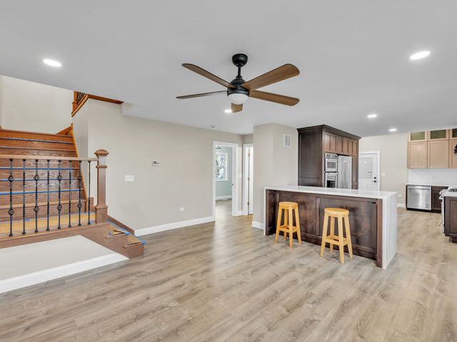 1817 Kelly Avenue, Crest Hill, IL 60403