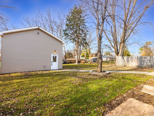 1817 Kelly Avenue, Crest Hill, IL 60403