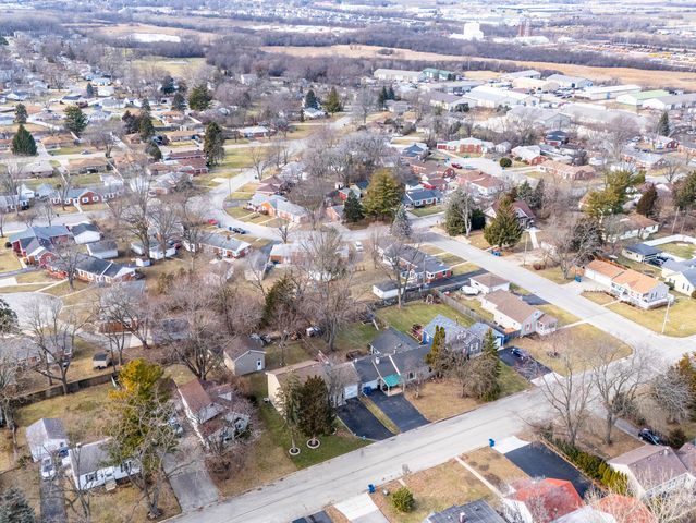 1817 Kelly Avenue, Crest Hill, IL 60403