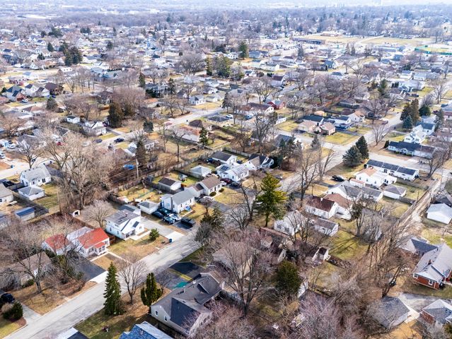 1817 Kelly Avenue, Crest Hill, IL 60403