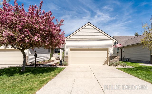8 Summit Park Drive 8, Spring Lake, MI 49456