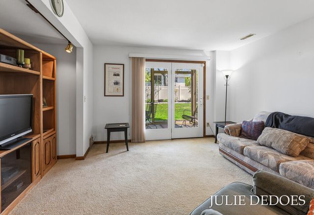 8 Summit Park Drive 8, Spring Lake, MI 49456