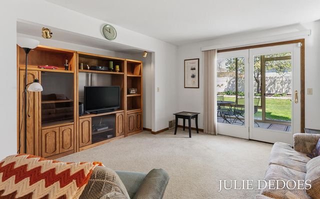 8 Summit Park Drive 8, Spring Lake, MI 49456