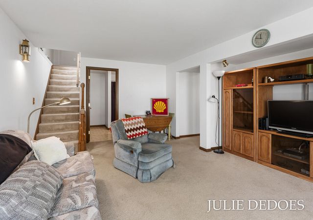 8 Summit Park Drive 8, Spring Lake, MI 49456