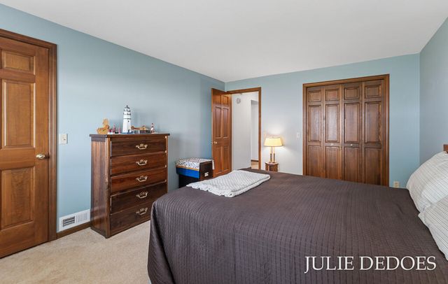 8 Summit Park Drive 8, Spring Lake, MI 49456