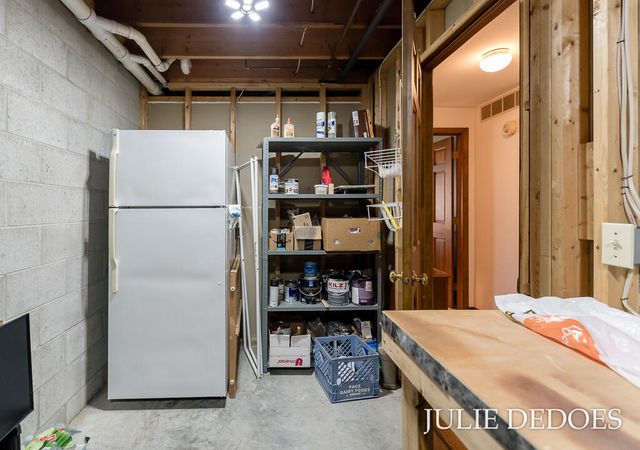 8 Summit Park Drive 8, Spring Lake, MI 49456