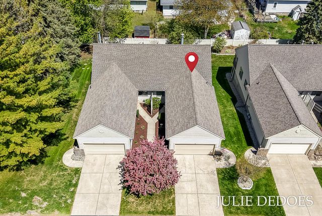 8 Summit Park Drive 8, Spring Lake, MI 49456