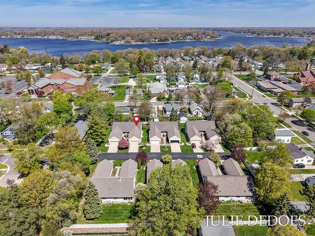 8 Summit Park Drive 8, Spring Lake, MI 49456