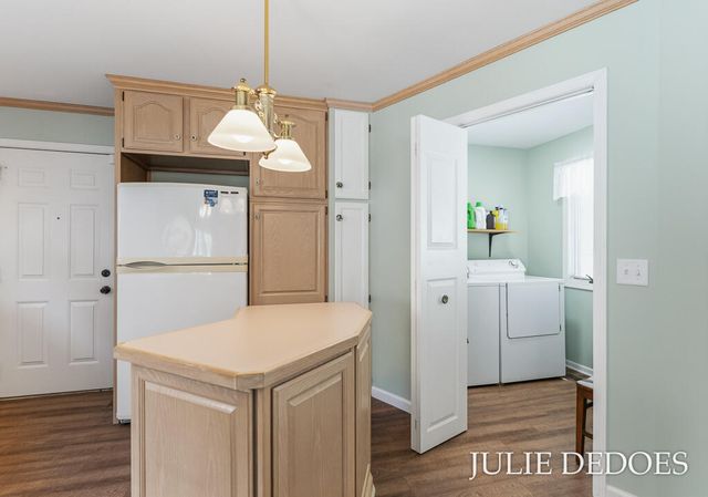8 Summit Park Drive 8, Spring Lake, MI 49456