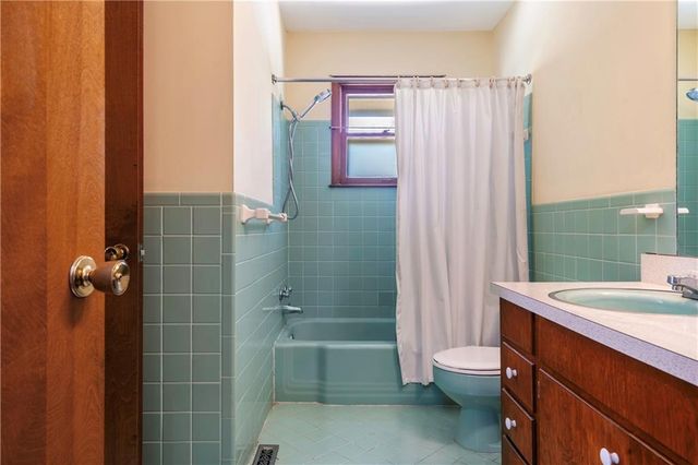 16206 E 35th Street S, Independence, MO 64055