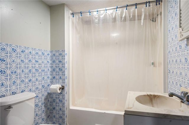 16206 E 35th Street S, Independence, MO 64055