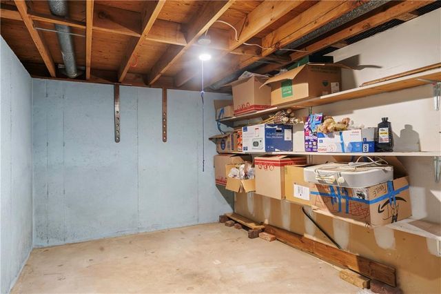 16206 E 35th Street S, Independence, MO 64055