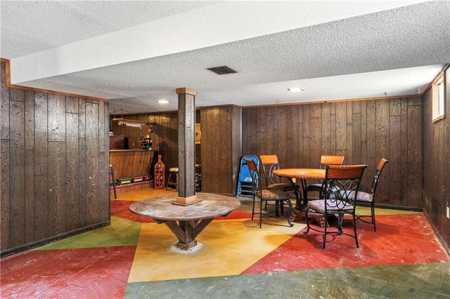 16206 E 35th Street S, Independence, MO 64055