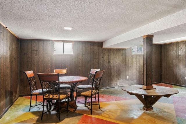 16206 E 35th Street S, Independence, MO 64055