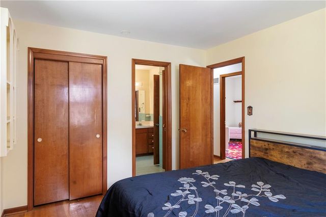 16206 E 35th Street S, Independence, MO 64055