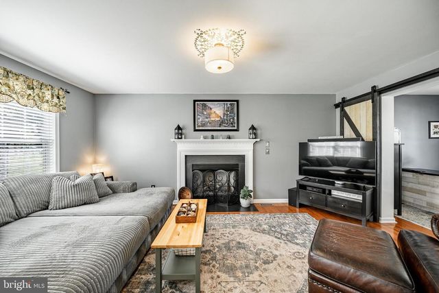 109 BRINTON DR, Coatesville, PA 19320