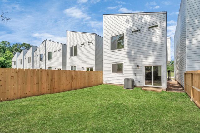 5818 Burt Street, Houston, TX 77091