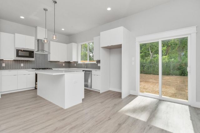 5818 Burt Street, Houston, TX 77091