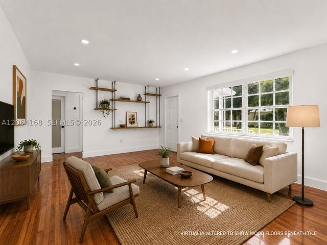 902 NW 10th Ct, Miami, FL 33136
