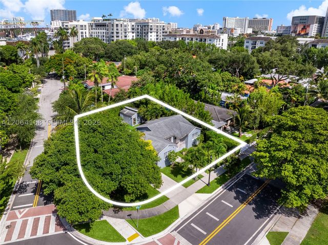 902 NW 10th Ct, Miami, FL 33136