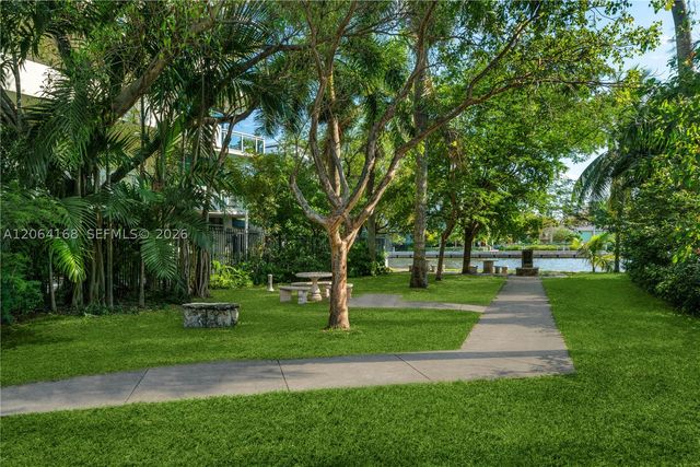 902 NW 10th Ct, Miami, FL 33136