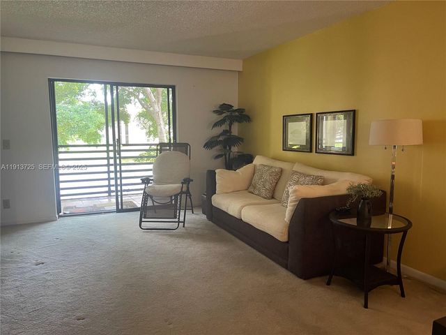 2786 NW 104th Avenue 211, Sunrise, FL 33322